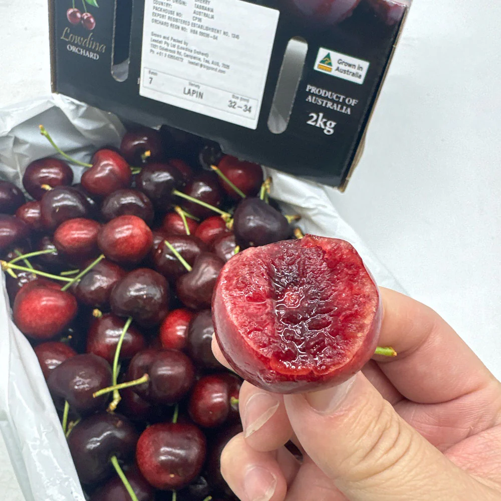 Lowdina Orchard Lapin Cherries Gift Box 32-34mm - 2kg - Image 3