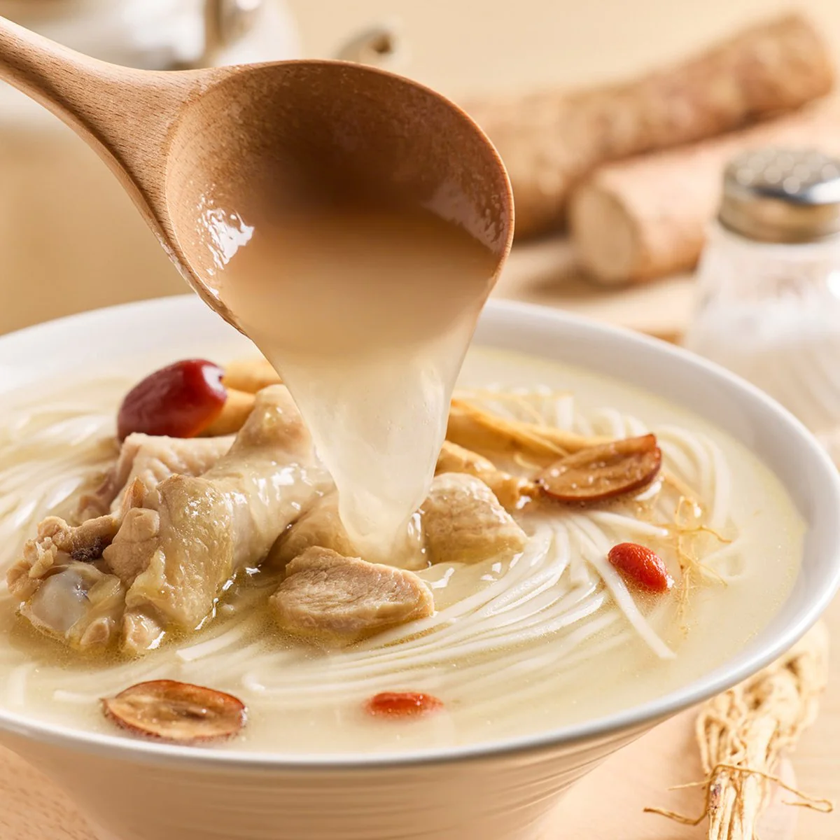 Marketside Ginseng Chicken Soup with Yam Noodles 390g – Limited Import - Image 2