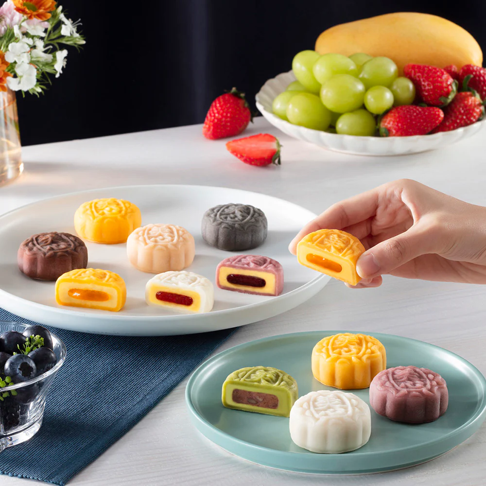 Maxim's Snowy Mooncakes 'Two of Us' Matcha Chocolate – 2 Pieces 120g - Image 2