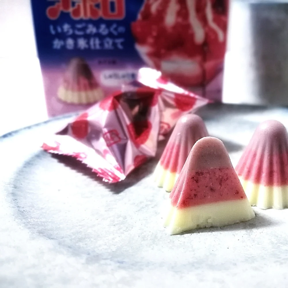 Meiji Apollo Strawberry Milk Chocolate – Limited Edition 42g - Image 2