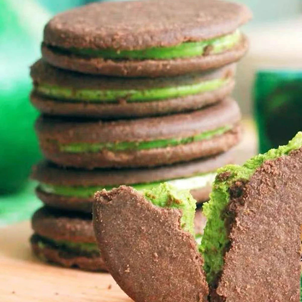 Meiji Matcha Flavored Sandwich Cookies - 32g - Image 2
