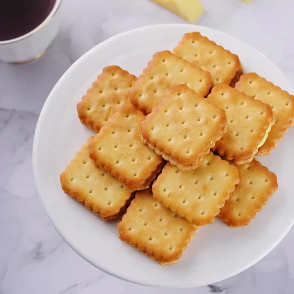 Member's Mark Cheese Sandwich Crackers - 1kg - Image 3