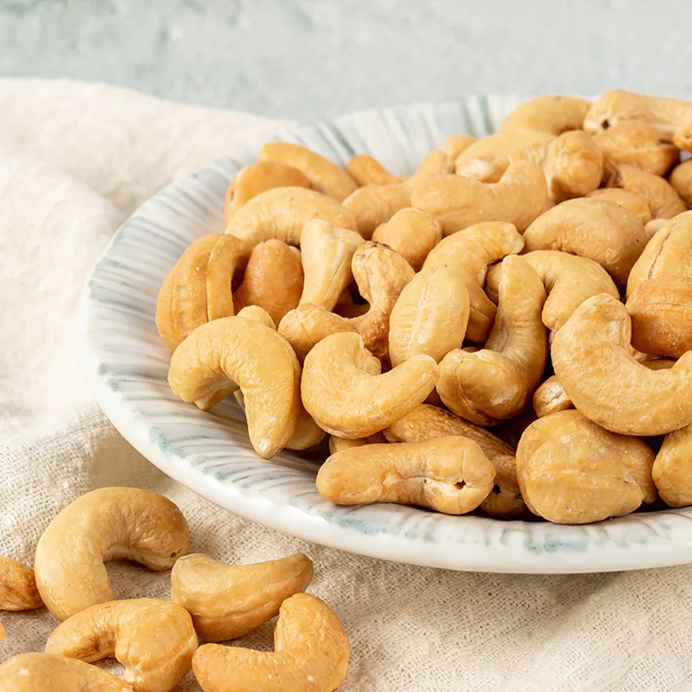 Member's Mark Roasted and Salted Cashews - 1.1kg - Image 3
