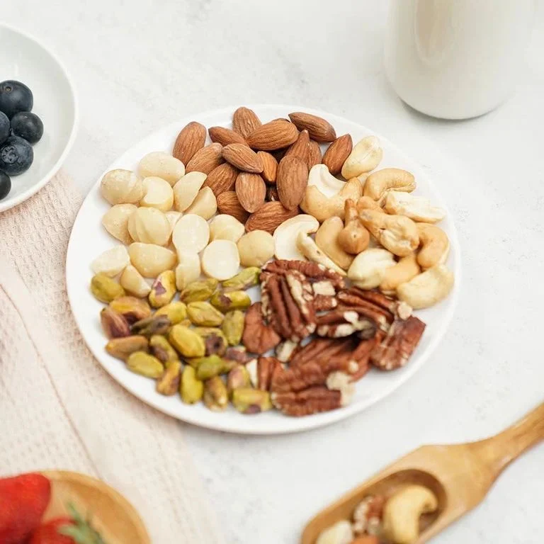 Member's Mark Roasted Mixed Nuts - 1.1kg - Image 2