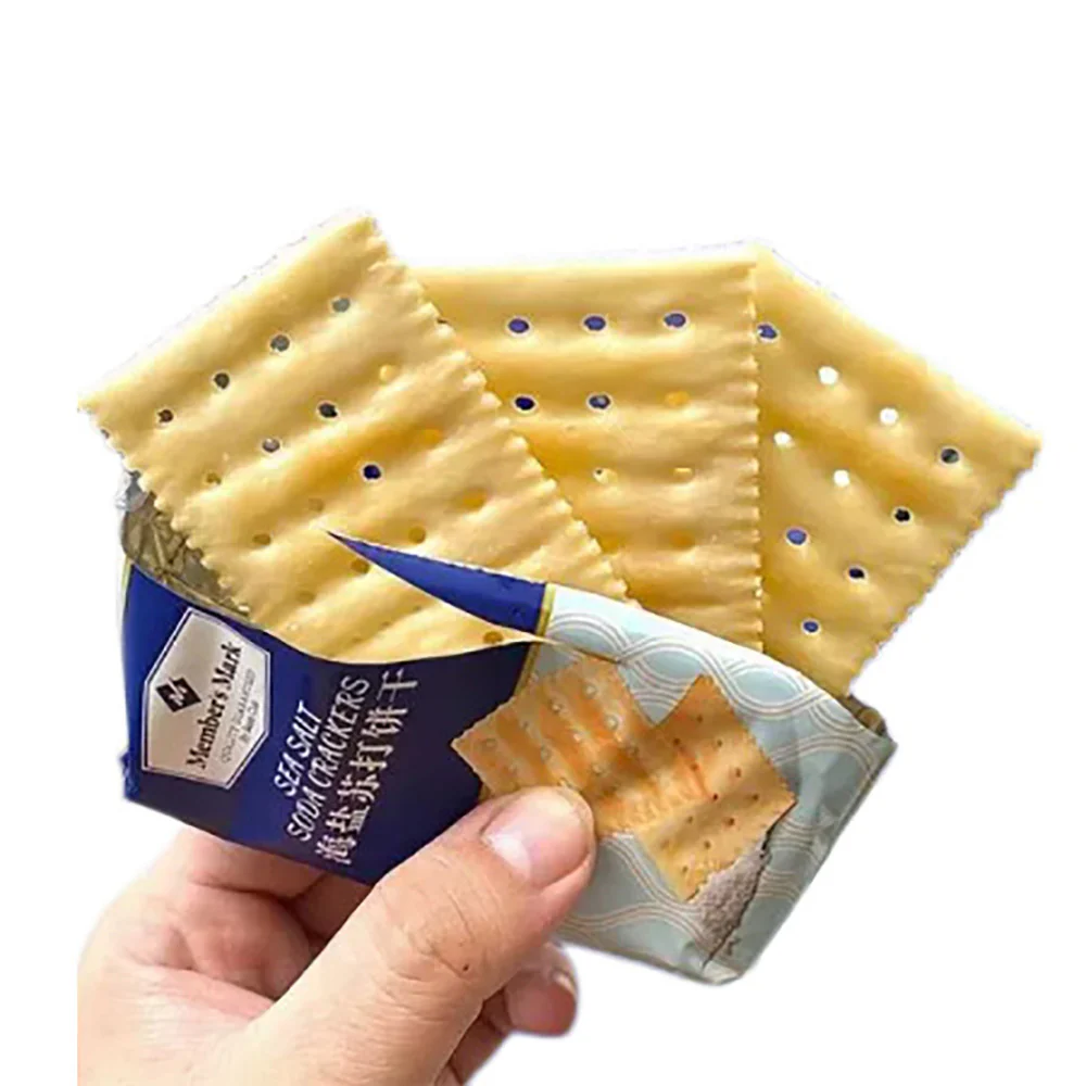 Member's Mark Sea Salt Soda Crackers - 3 Pieces, 30g - Image 4