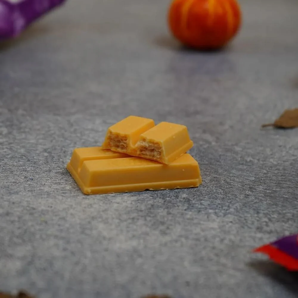 Nestlé KitKat Halloween Mini Apple Pie Chocolate Wafers - 9 Pieces, 101g - Image 3