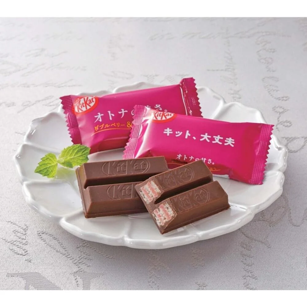 Nestle KitKat Double Berry & Nuts Chocolate Wafer Bars 9 Pieces 101g - Image 2
