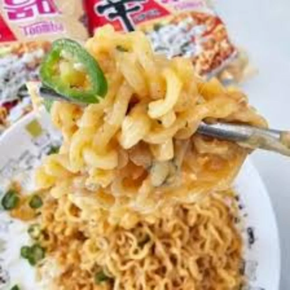 Nongshim Spicy Cheese Stir-Fried Noodles 4-Pack 544g - Image 2