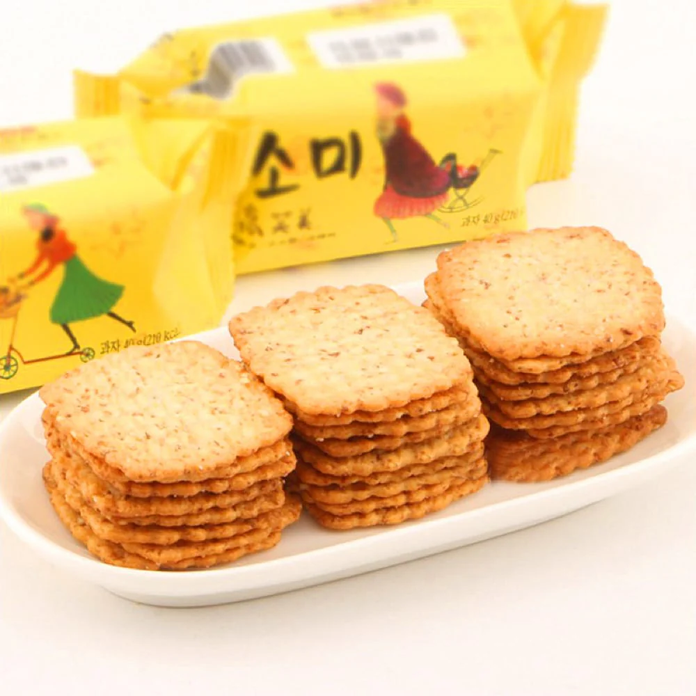Orion Goraesomi Thin Sesame Crackers - 70g - Image 2