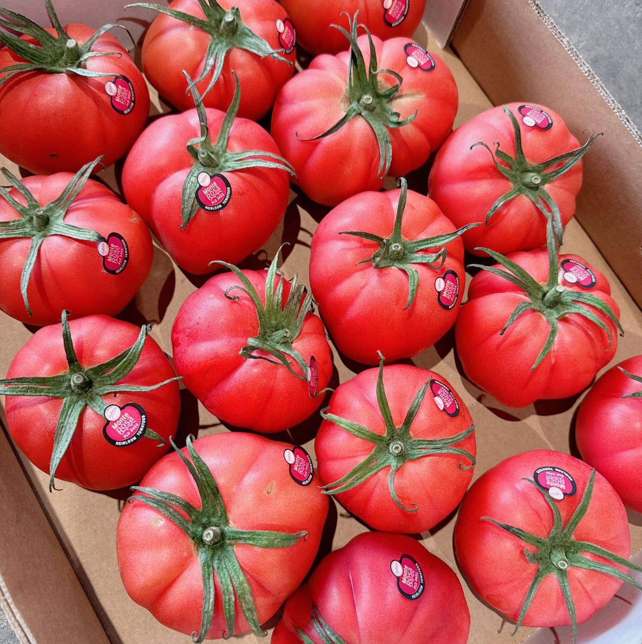 Pink Oxheart Tomatoes - 1kg - Image 2