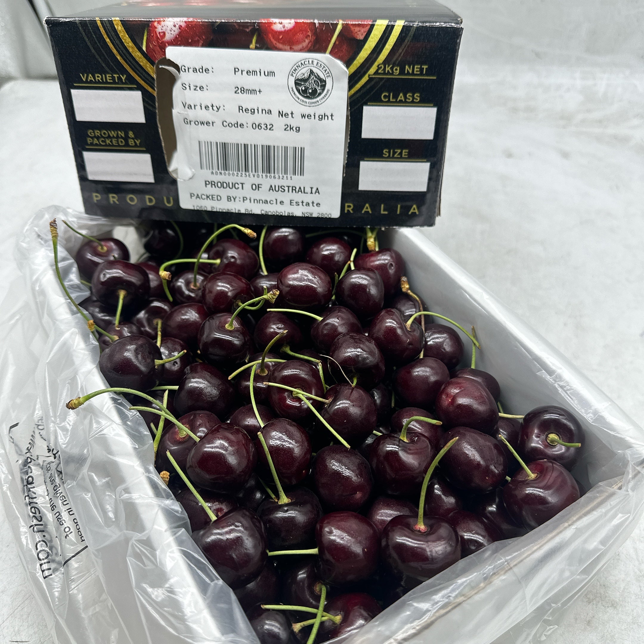Pinnacle Estate Regina Cherries 28mm+ Gift Box 2kg - Image 3