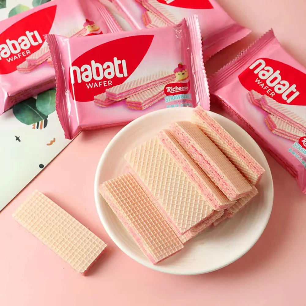Richeese Nabati Strawberry Cheese Cake Cream Wafer - 56g - Image 2