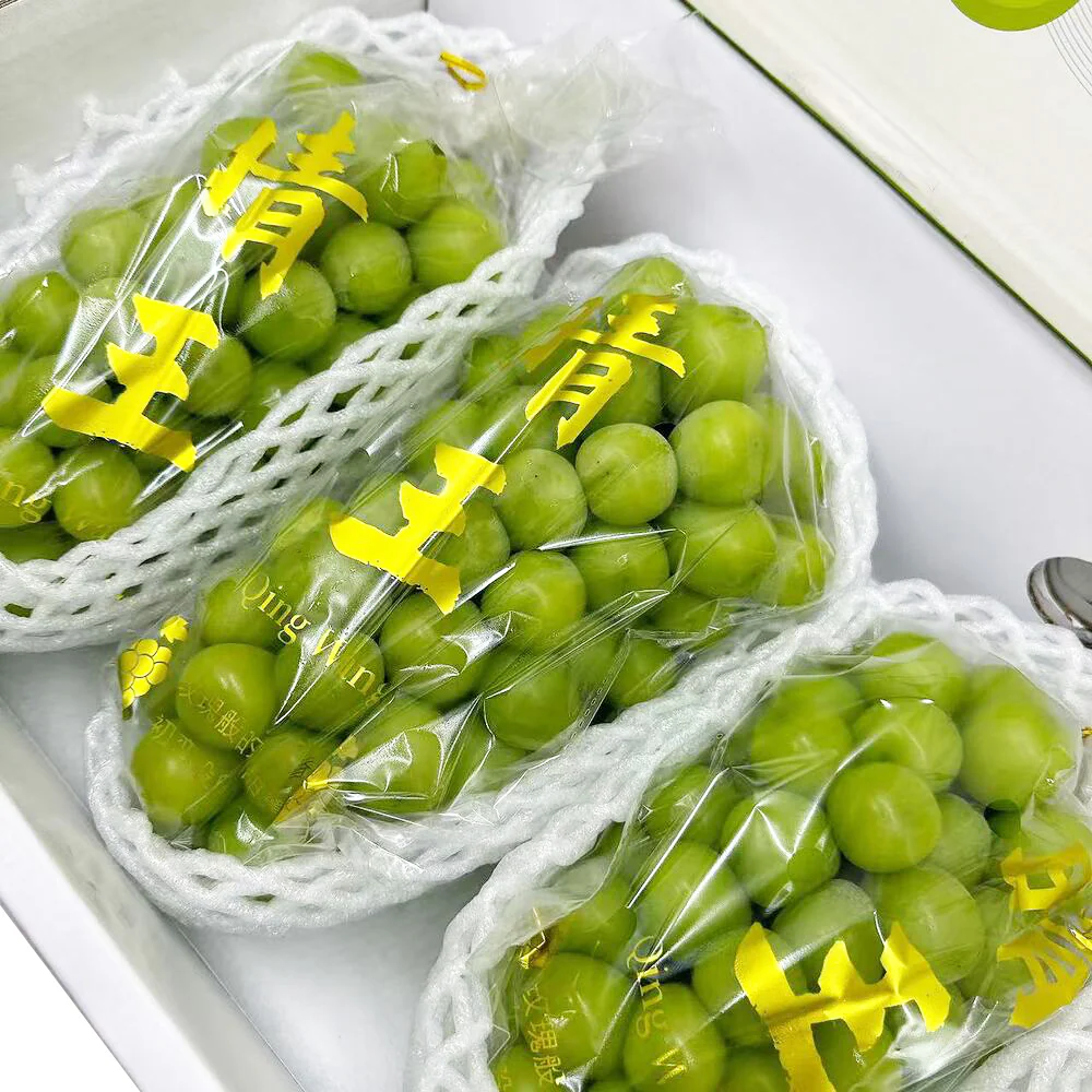 Shine Muscat Grapes Gift Box (China) – 3kg - Seedless, No-Peel - Image 2