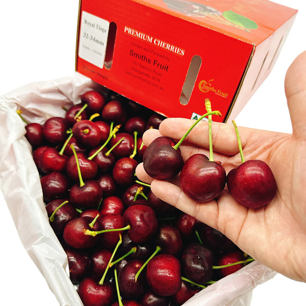Smiths Fruit Royal Tioga Cherries Gift Box - 32-34mm, 2kg - Image 2