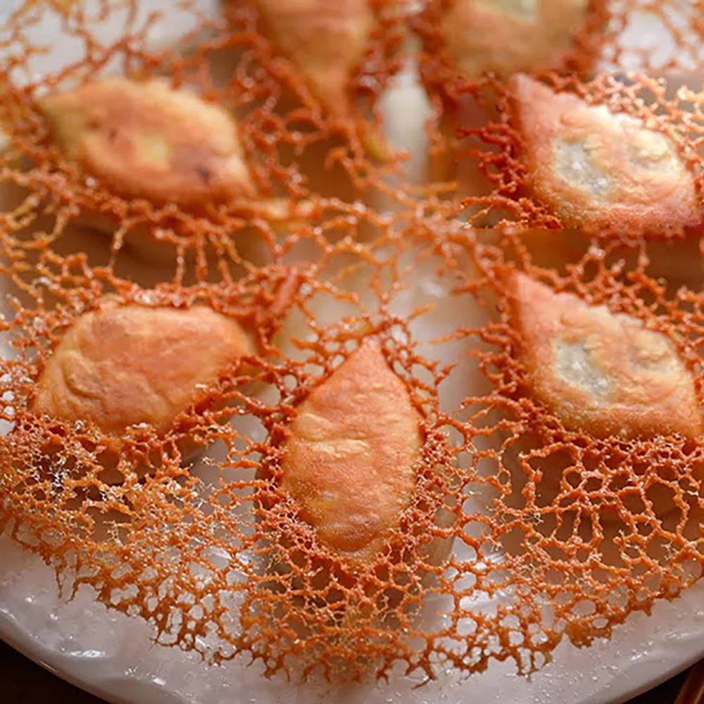Synear Frozen Crispy Fried Dumplings with Chinese Chive & Egg - 348g - Image 2