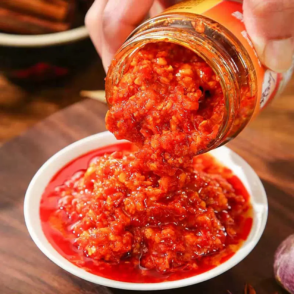 Tantanxiang Garlic & Chili Sauce - 238g - Image 3