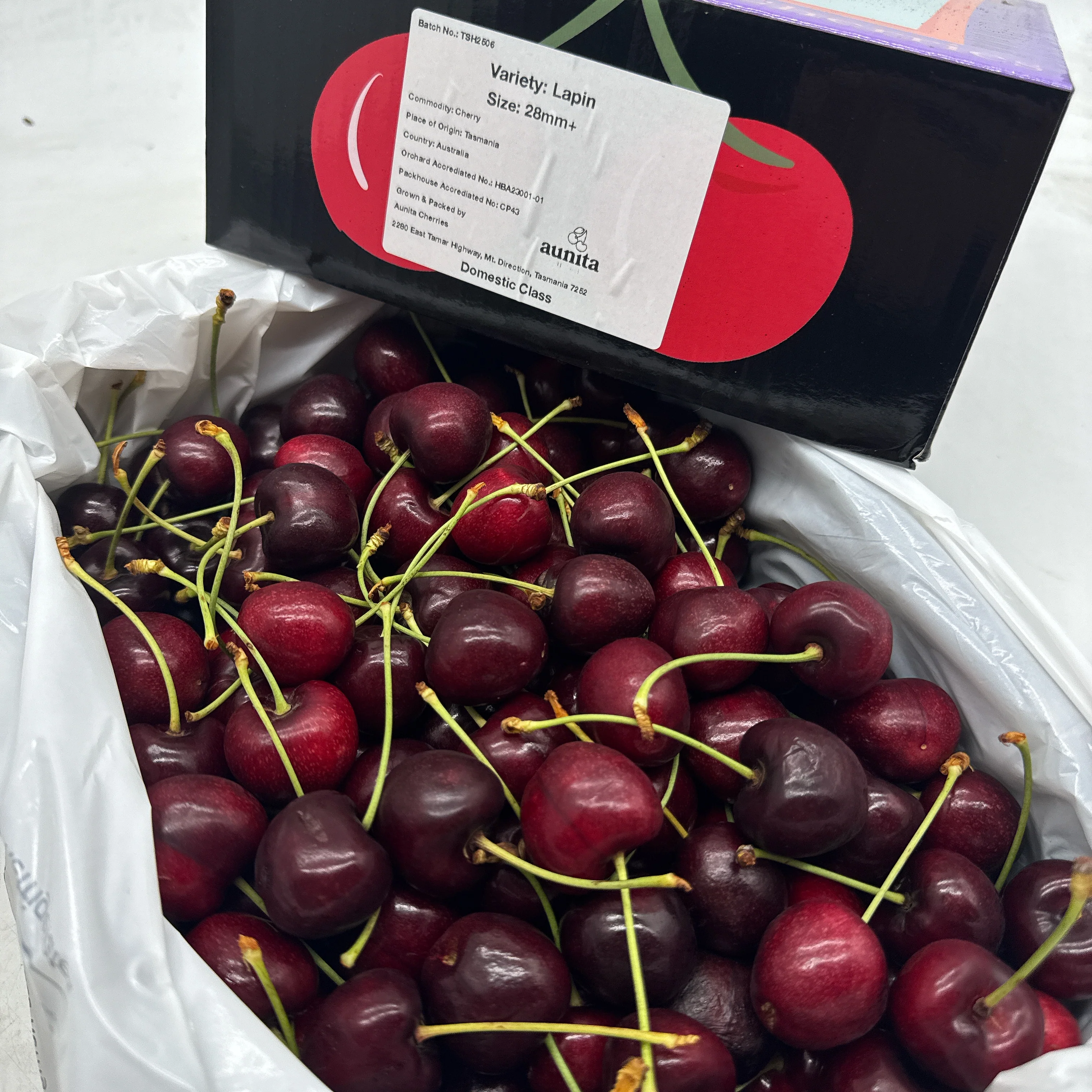 Tasmanian Lapin Cherries Gift Box 28-30mm - 2kg - Image 2