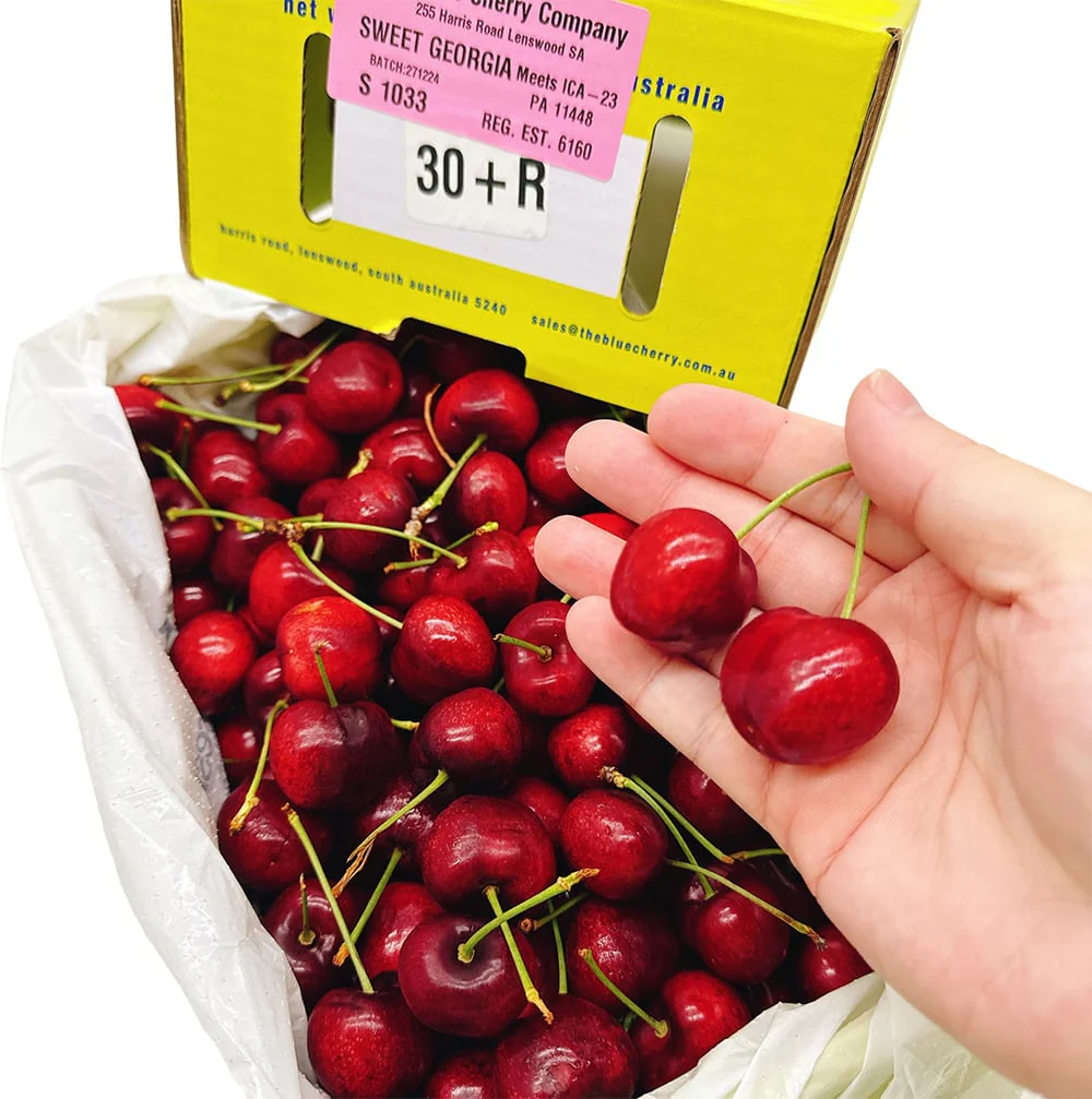 The Blue Sweet Georgia Cherries 30mm+ Gift Box 2kg - Image 3