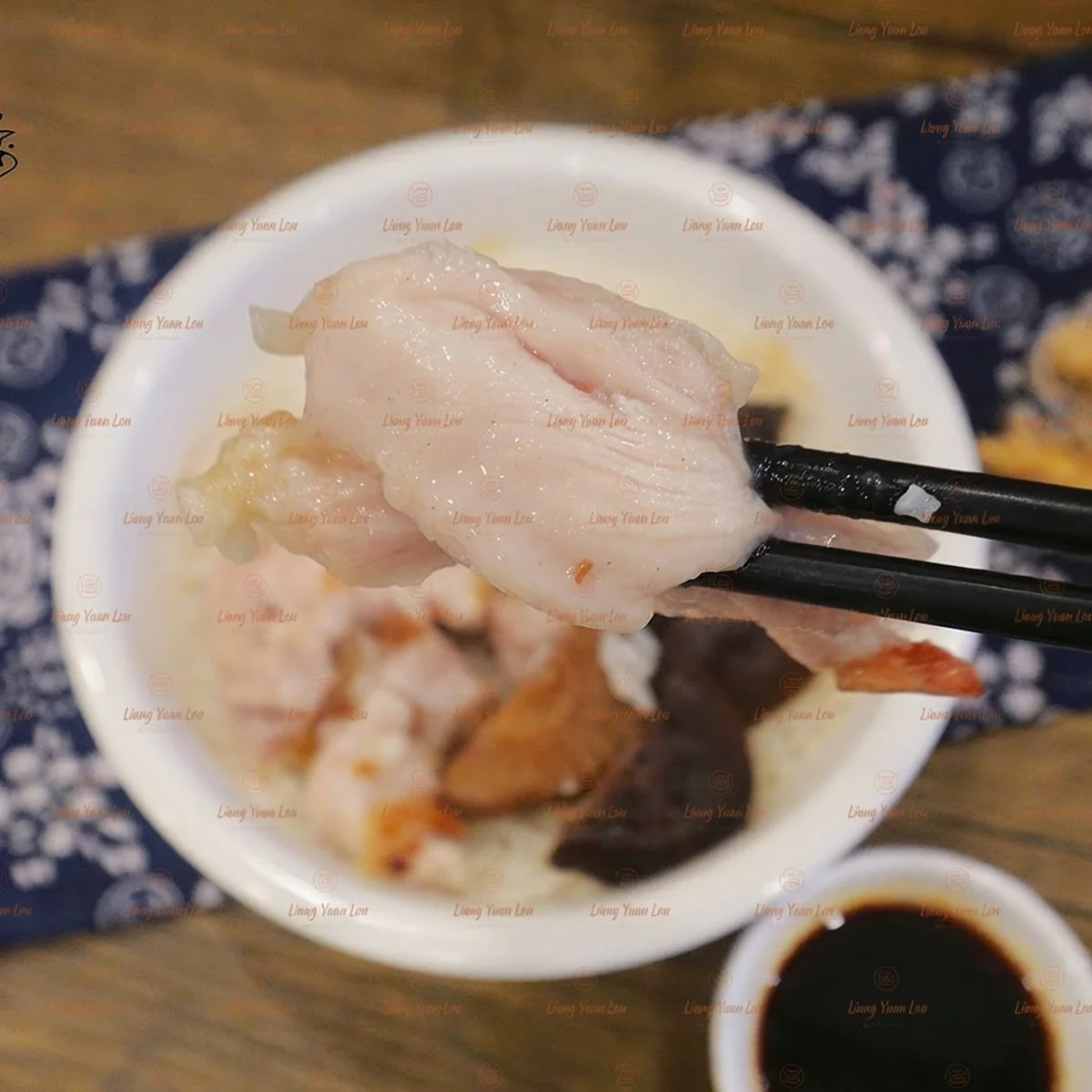 The Fung Choi Frozen Tender Chicken with Premium Shiitake Mushrooms (with Signature Soy Sauce) 250g – Cantonese Claypot Rice Topping - Image 2