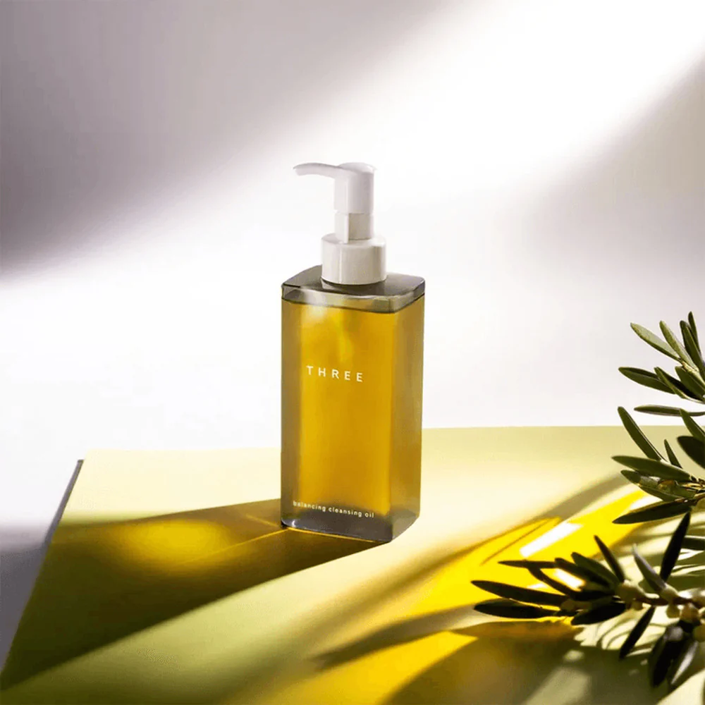 THREE Balancing Cleansing Oil for Sensitive Skin 185ml - Image 3
