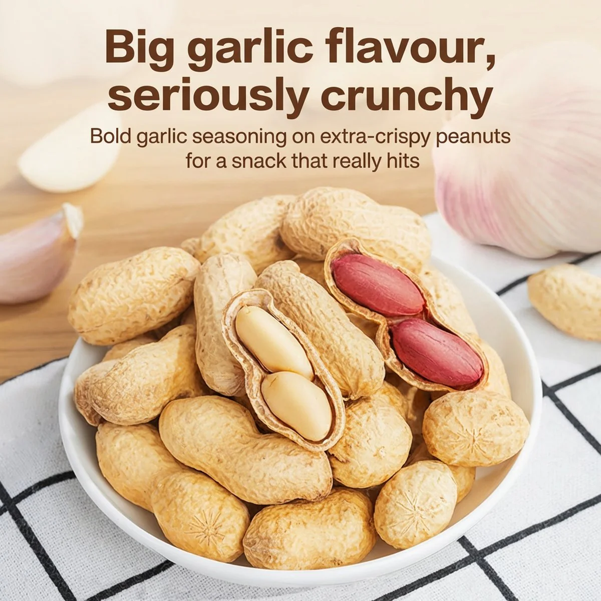 Three Squirrels Garlic-Flavored Peanuts 380g - Image 2