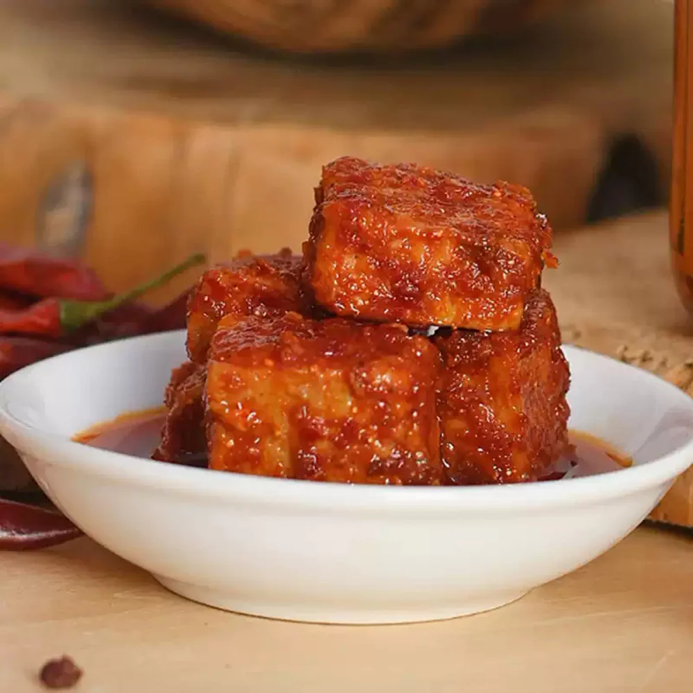 Tiantai Yangquan Chili Oil Fermented Bean Curd 200g - Chinese Fermented Tofu (Furu) - Image 2