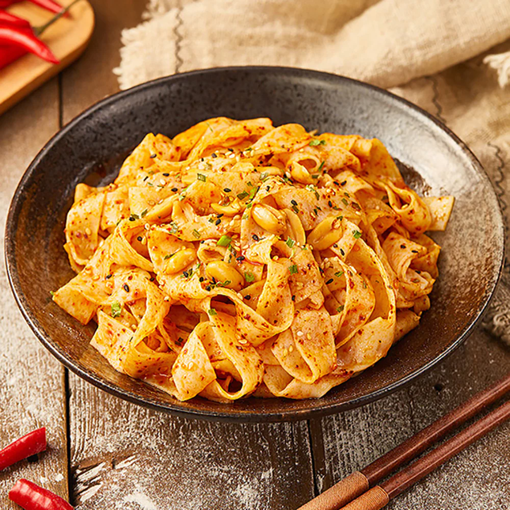 TianXiaoHua Spicy Red Oil Noodles Bowl - 121g - Image 2