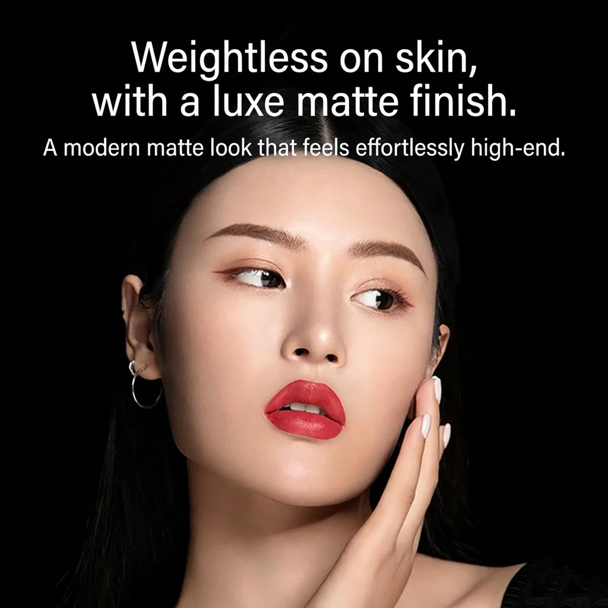 Unny Soft Matte Long-Wear Powder Foundation 01 Light Beige - 9g - Image 4