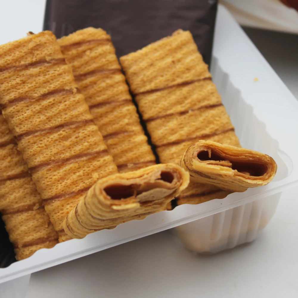 Vina Filled Egg Crisp Raw Coconut Latte Flavor - 100g - Image 4