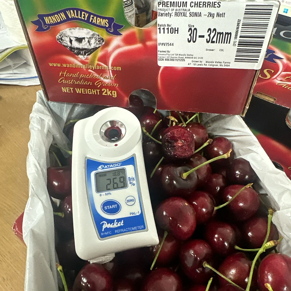 Wandin Valley Farms Diamond Royal Sonya Cherries 30–32mm Gift Box – 2kg - Image 2