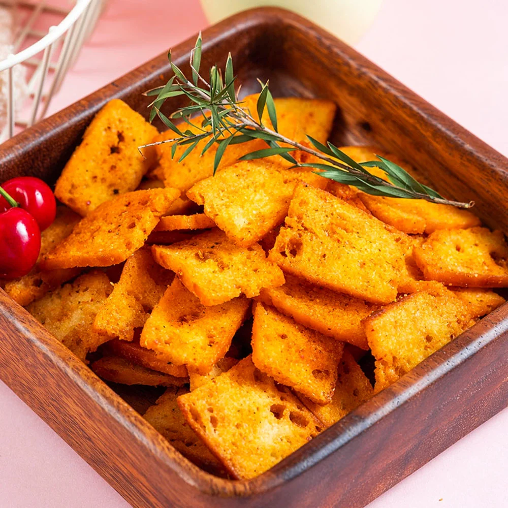 Xiangyu Eryang Spicy Sichuan Pepper Bread Chips - 138g - Image 4