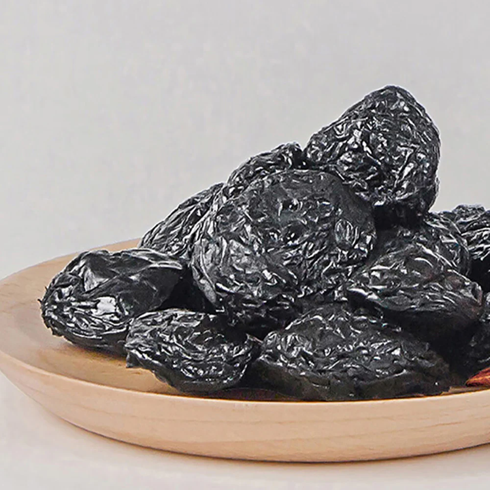 Xiaomeiwu Sour Black Plums - 90g - Image 3