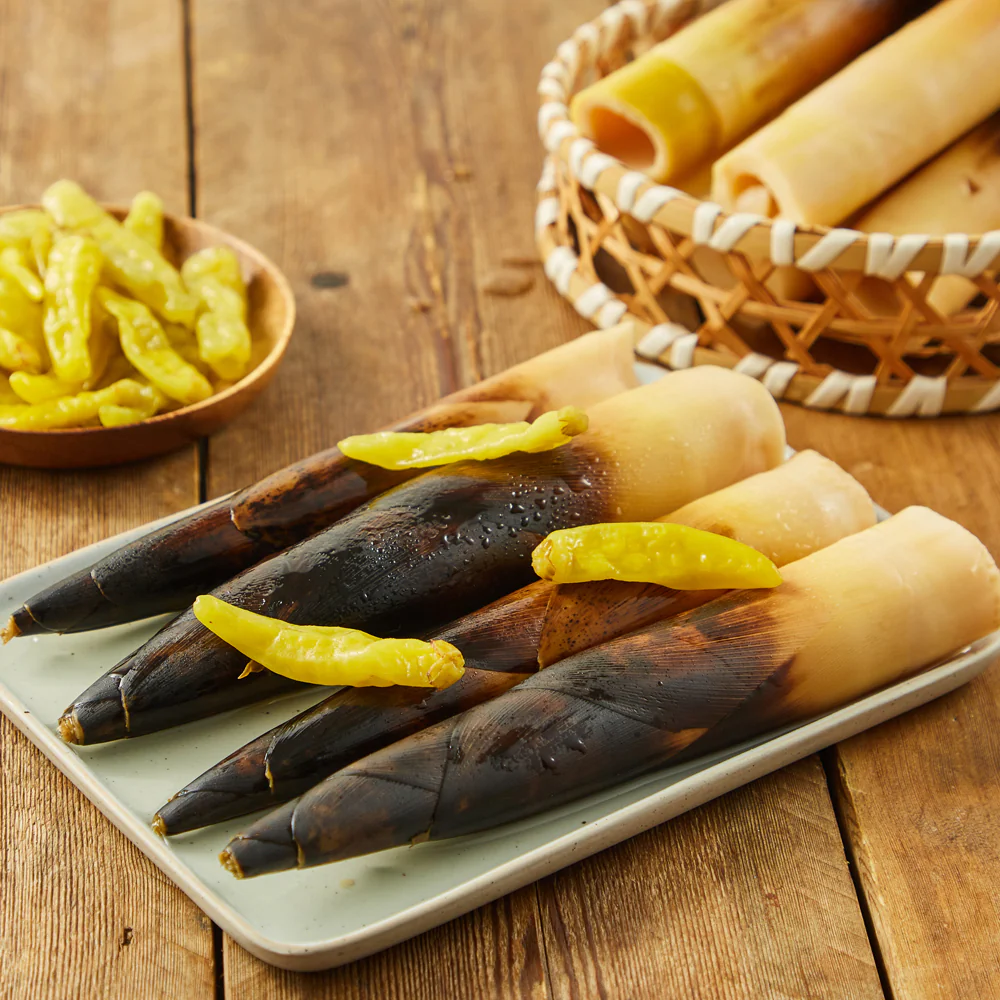Zhijiang Hand-Peeled Bamboo Shoots with Pickled Peppers - 500g - Image 2