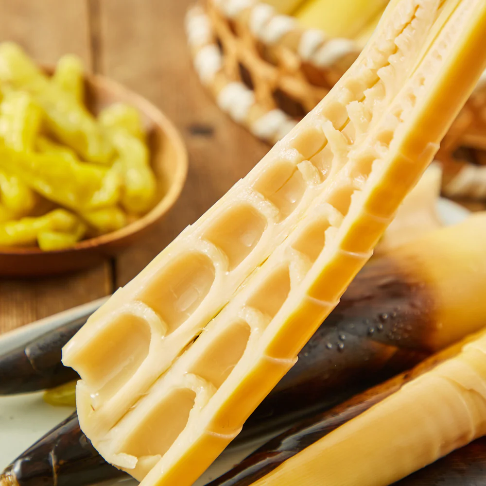 Zhijiang Hand-Peeled Bamboo Shoots with Pickled Peppers - 500g - Image 4